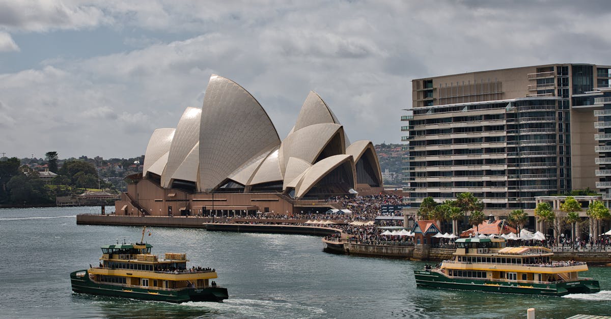 How Weather Conditions Affect the Long-lasting Shine of the Coating